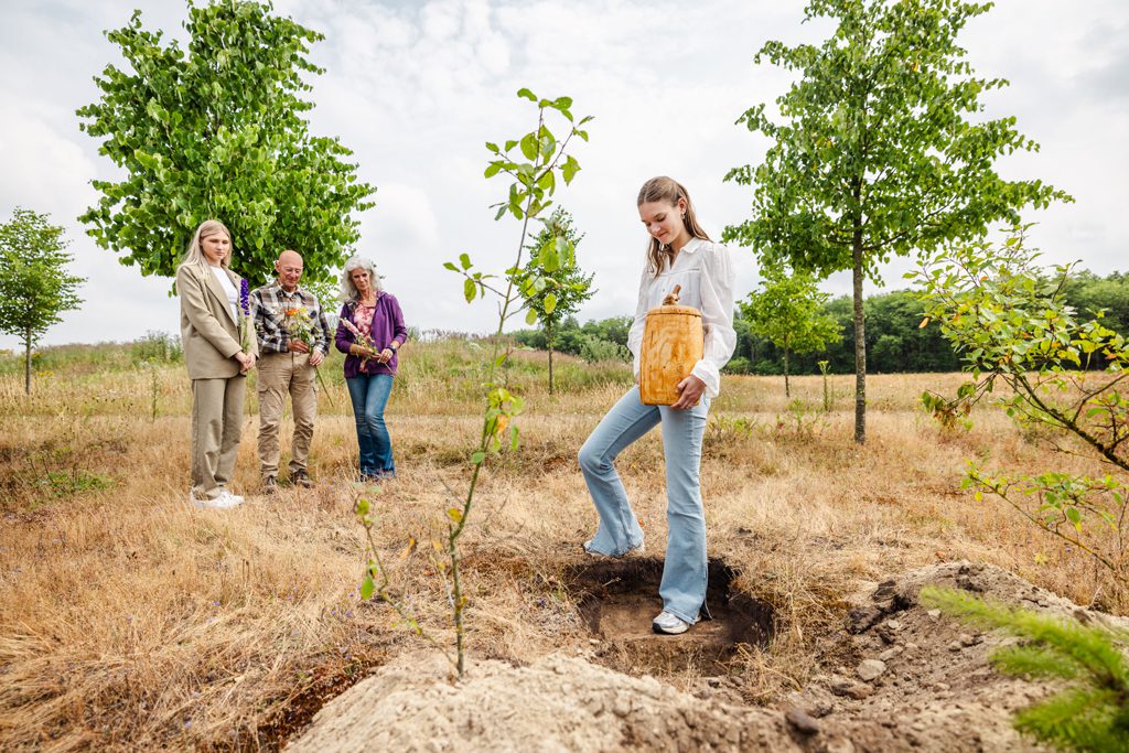 Cremeren en natuurbegraven